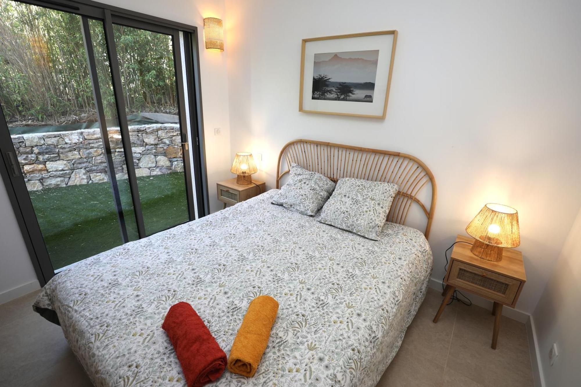 T2 Neuf Sur Jardin Proche Plage Carqueiranne Exterior photo