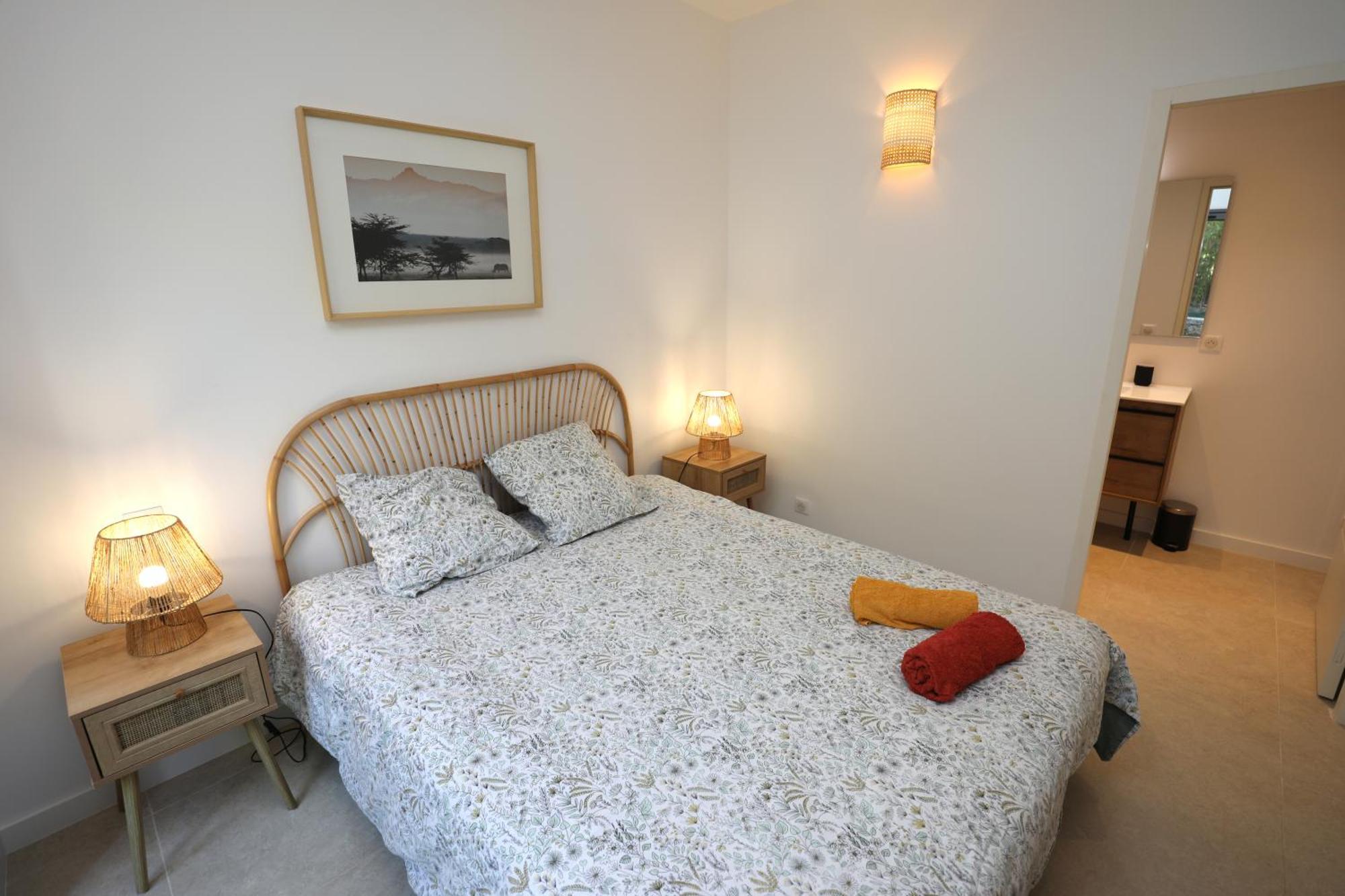 T2 Neuf Sur Jardin Proche Plage Carqueiranne Exterior photo